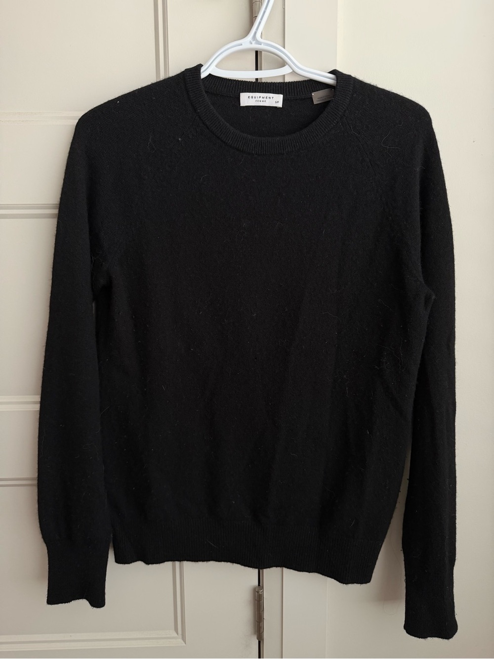 Equipment Cashmere Crewneck Sweater in Black